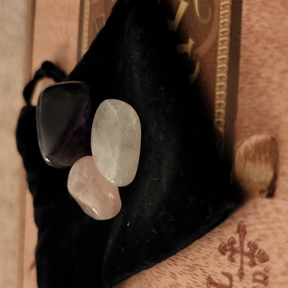 Amethyst & Quartz Crystal Protection, Love & Energy Stone Bundle - Picture 4 of 5